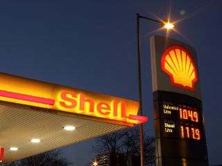 Karty paliwowe fleetcor umożlwia bezgotówkowe transakcje handlowe na stacjach paliwowych Shell.