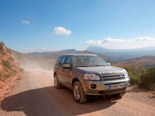 Land Rover najlepszą marką 4x4 według internautów