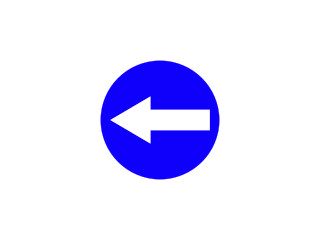 C-3: nakaz jazdy w lewo przed znakiem